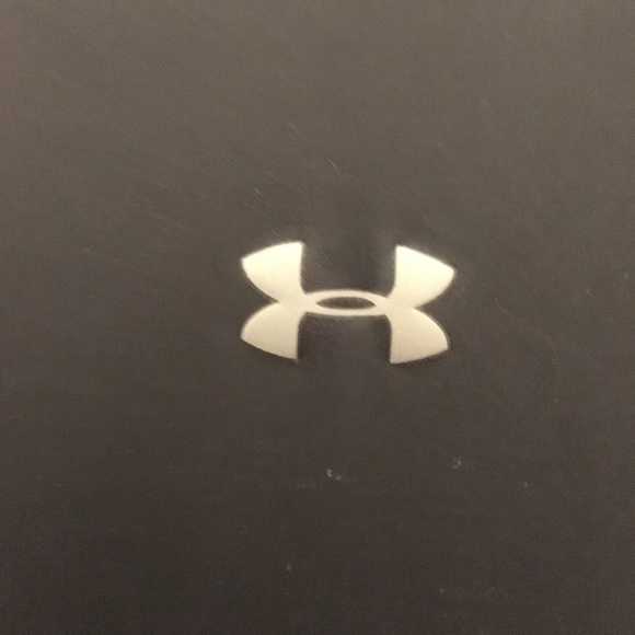 Men’s under armour V neck - Picture 3 of 4